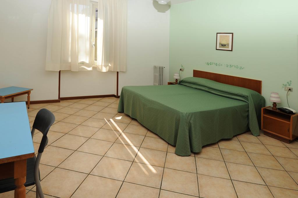 Hotel Marina Montecatini Terme Oda fotoğraf